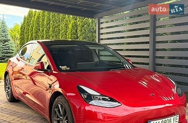 Tesla Model 3  2022