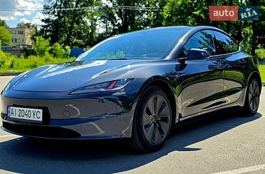 Tesla Model 3 2024