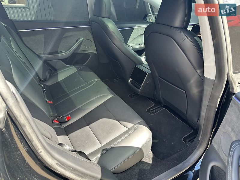 Седан Tesla Model 3 2025 в Киеве фото 10 Седан Tesla Model 3 2025 в Киеве