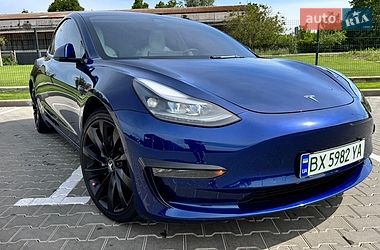 Tesla Model 3  2022