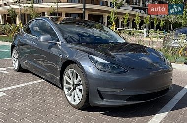 Tesla Model 3  2019