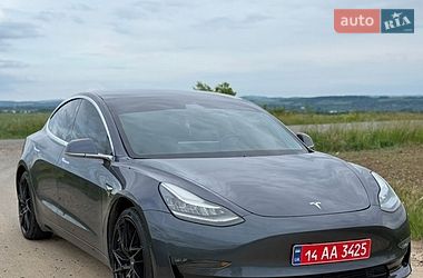 Tesla Model 3 2019