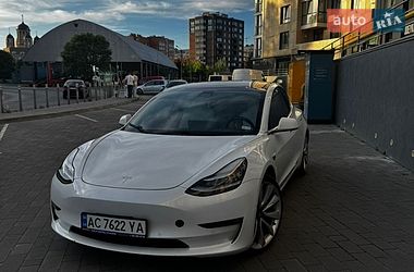 Tesla Model 3  2019