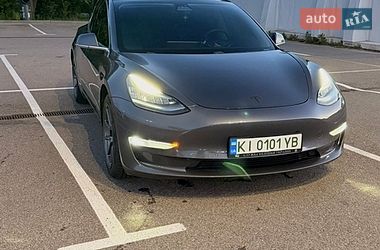 Tesla Model 3  2018
