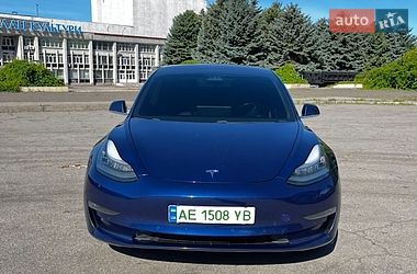 Tesla Model 3  2018