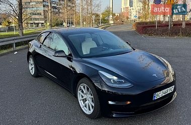 Tesla Model 3  2021