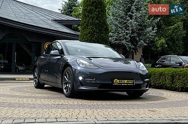 Tesla Model 3  2023
