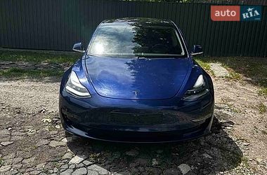 Tesla Model 3  2019