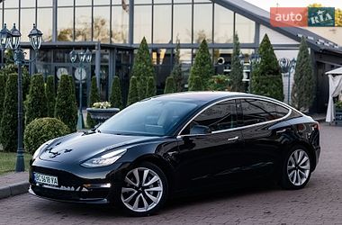 Tesla Model 3  2018