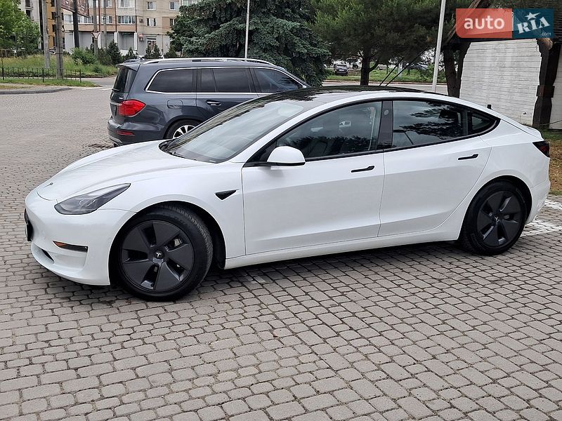 Tesla Model 3 2020