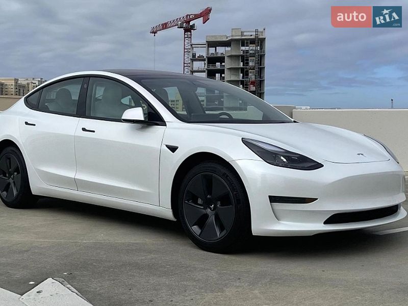 Tesla Model 3 2022