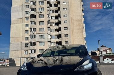 Tesla Model 3  2019
