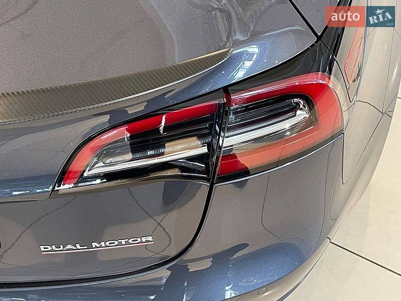 Седан Tesla Model 3 2021 в Києві