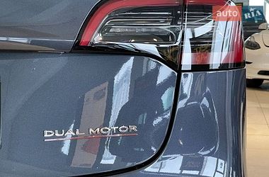Седан Tesla Model 3 2021 в Києві