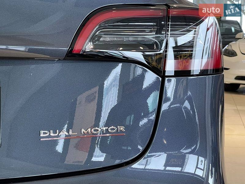 Седан Tesla Model 3 2021 в Києві