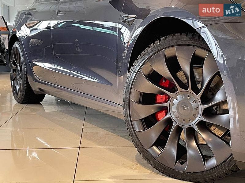 Седан Tesla Model 3 2021 в Києві