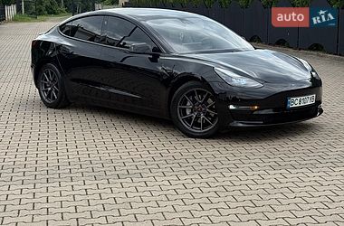 Седан Tesla Model 3 2021 в Стрию