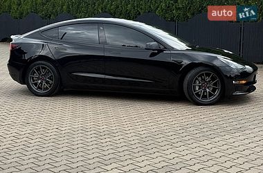Седан Tesla Model 3 2021 в Стрию