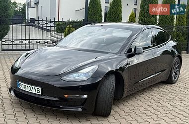 Седан Tesla Model 3 2021 в Стрию