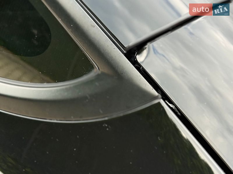 Седан Tesla Model 3 2021 в Стрию