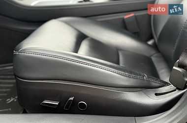 Седан Tesla Model 3 2021 в Стрию