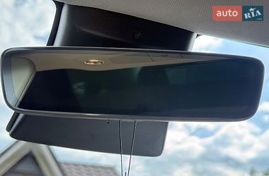 Седан Tesla Model 3 2021 в Стрию