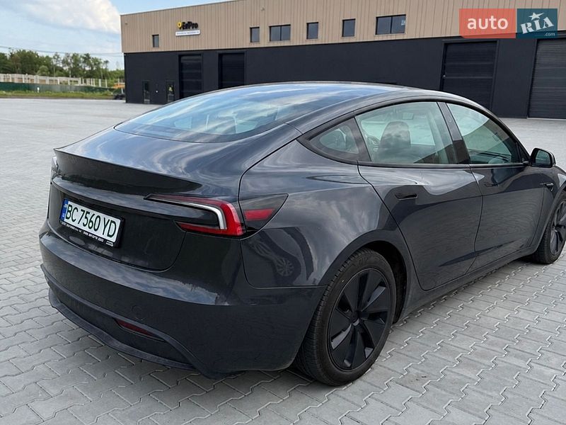Седан Tesla Model 3 2024 в Львове