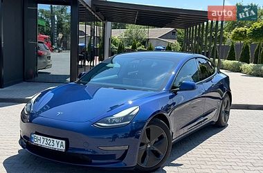 Tesla Model 3  2021