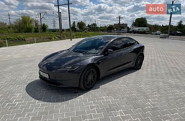 Tesla Model 3 2024