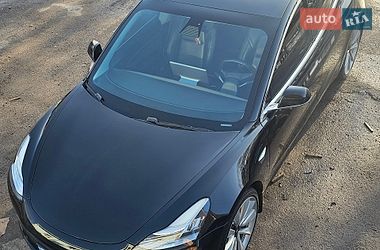 Tesla Model 3  2019
