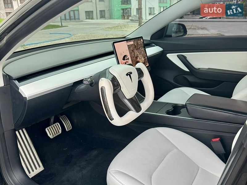 Седан Tesla Model 3 2018 в Рівному
