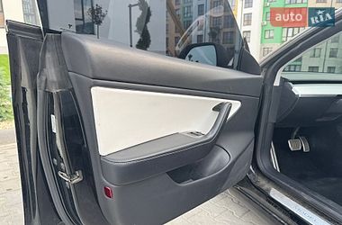 Седан Tesla Model 3 2018 в Рівному
