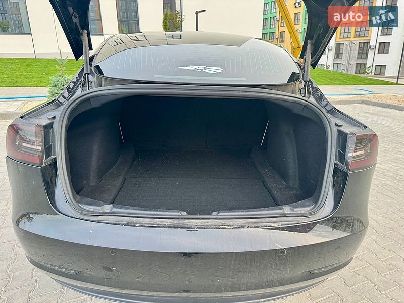 Седан Tesla Model 3 2018 в Рівному