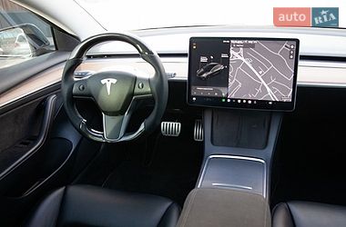 Седан Tesla Model 3 2021 в Києві