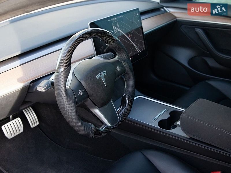 Седан Tesla Model 3 2021 в Києві