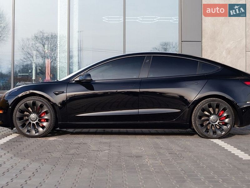 Седан Tesla Model 3 2021 в Києві