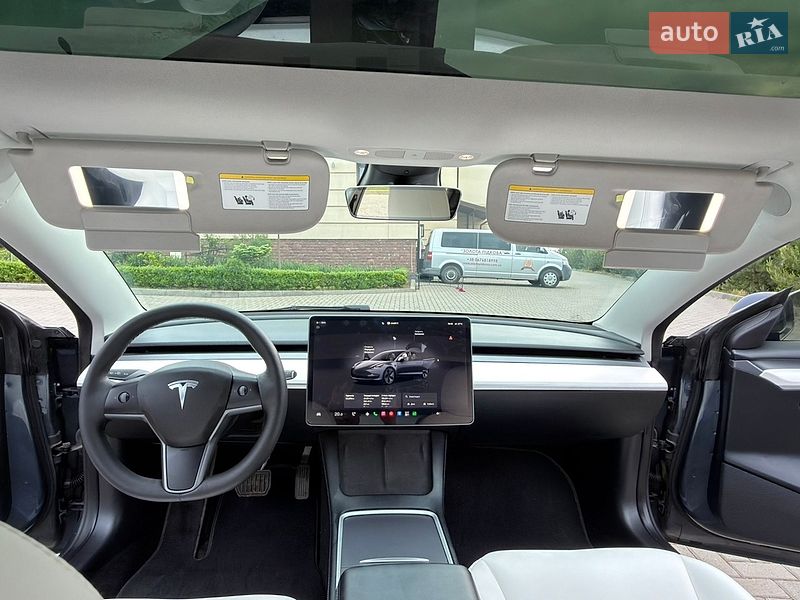 Седан Tesla Model 3 2022 в Золочеві