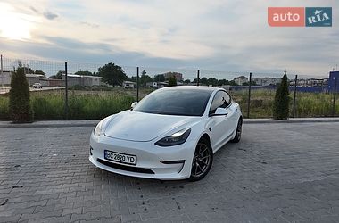 Tesla Model 3  2020