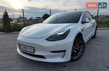 Седан Tesla Model 3 2020 в Львові