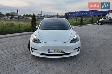 Седан Tesla Model 3 2020 в Львові