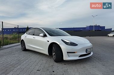 Седан Tesla Model 3 2020 в Львові