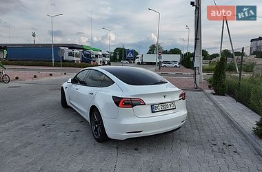Седан Tesla Model 3 2020 в Львові