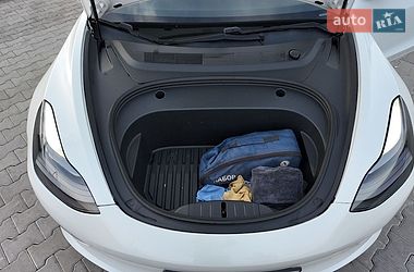 Седан Tesla Model 3 2020 в Львові