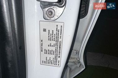 Седан Tesla Model 3 2020 в Львові