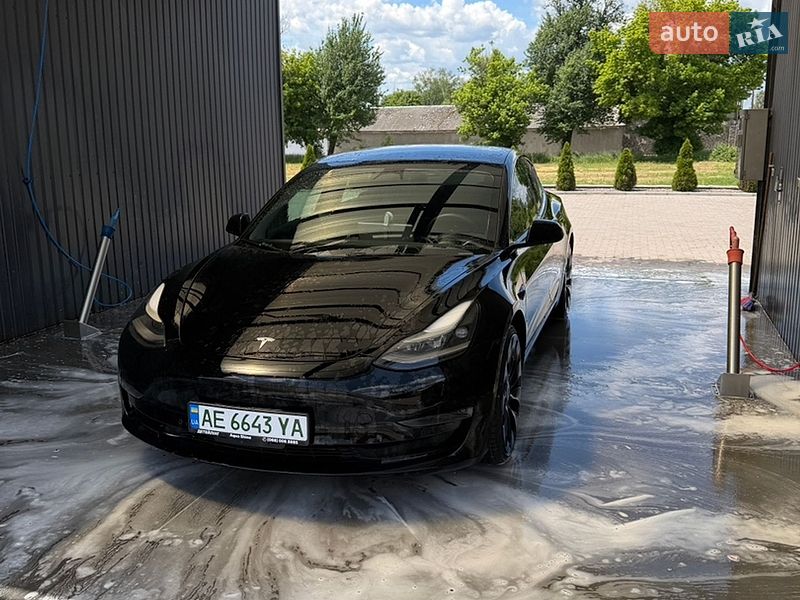 Седан Tesla Model 3 2021 в Дніпрі
