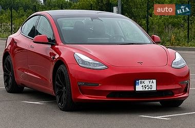 Tesla Model 3  2022