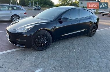Tesla Model 3  2021