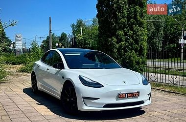Tesla Model 3  2020