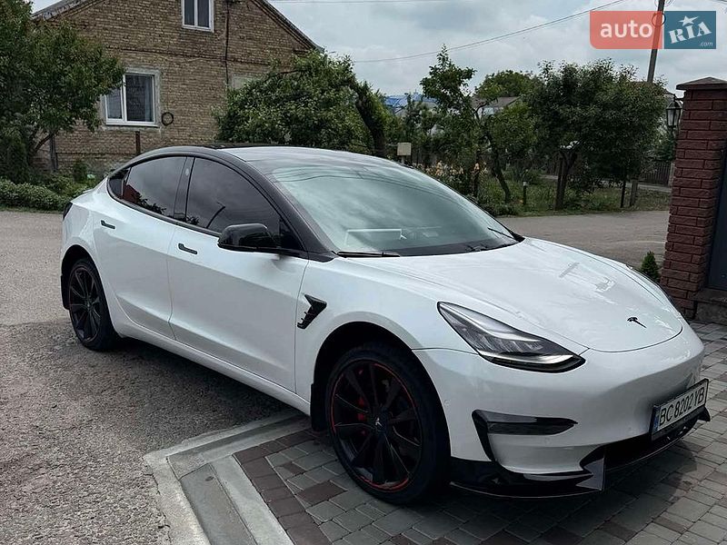 Tesla Model 3 2019