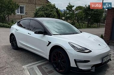 Tesla Model 3  2019